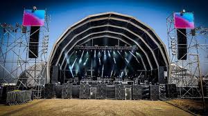 Palco Orbital com frente preparada para concerto.